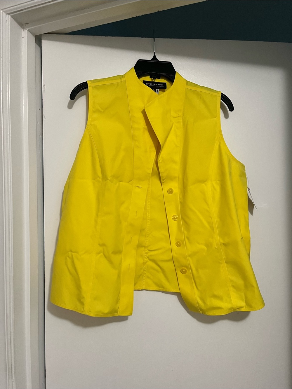 Jones New York like new Bright Yellow Sleeveless Button Blouse